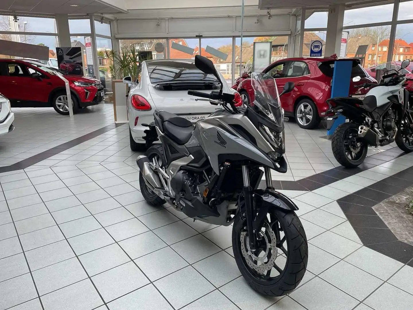 Honda NC 750 X ABS mit DCT Grau - 2