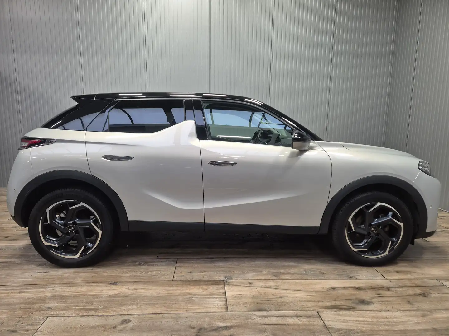 DS Automobiles DS 3 Crossback 1.2PureTech 130pk Rivoli automaat Beige - 2