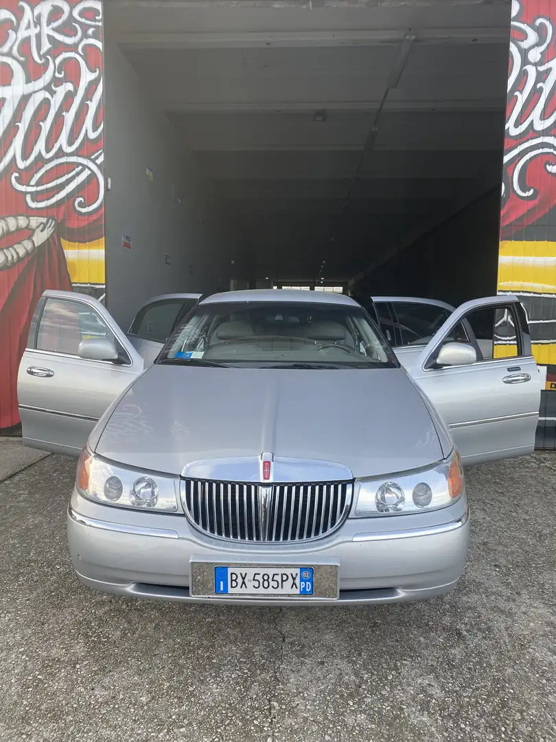 Lincoln Town Car TOWN CAR Argento - 1