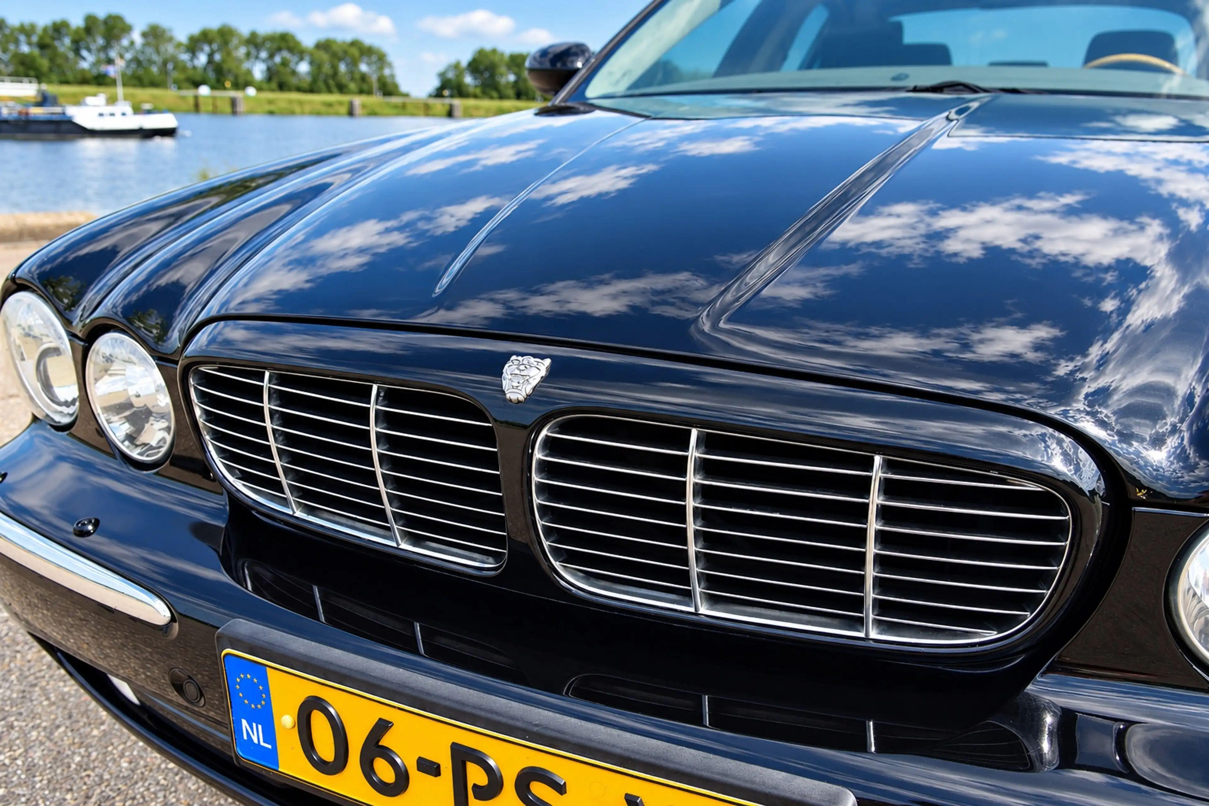 Jaguar XJ 4.2 V8 Sovereign LWB — photo 6