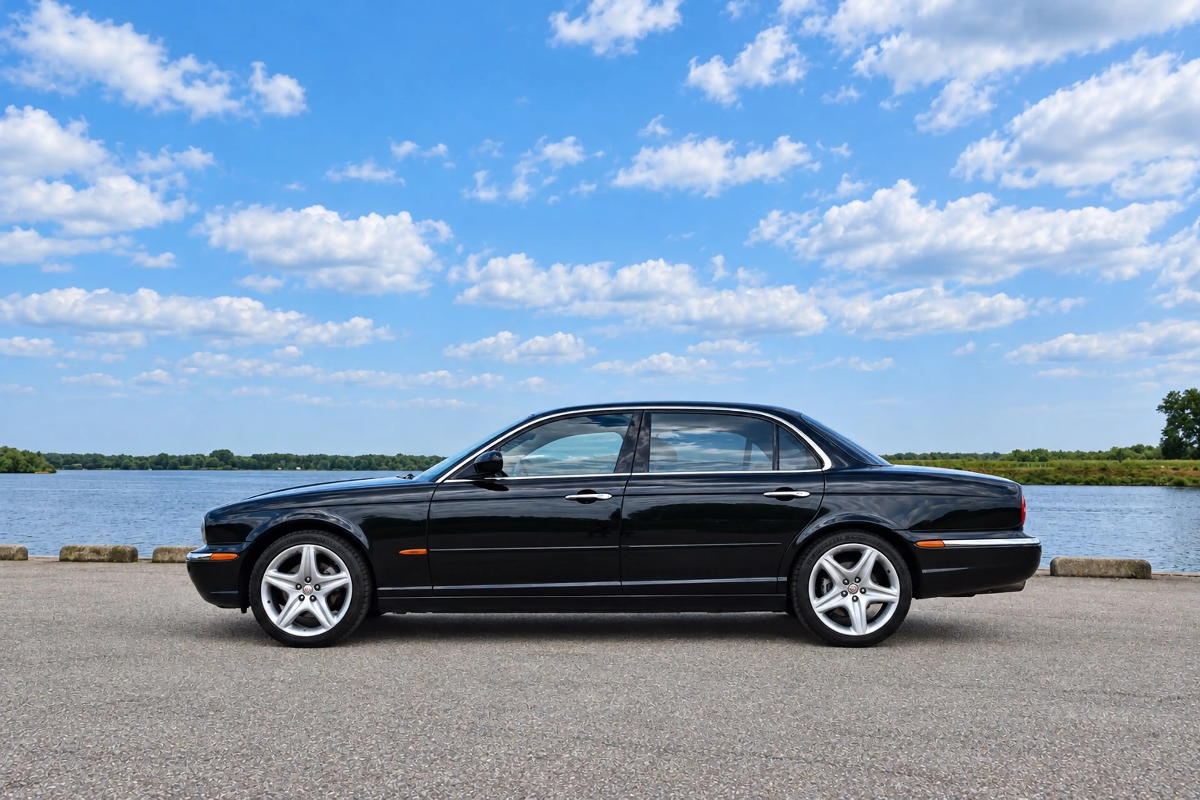 Jaguar XJ 4.2 V8 Sovereign LWB — photo 7