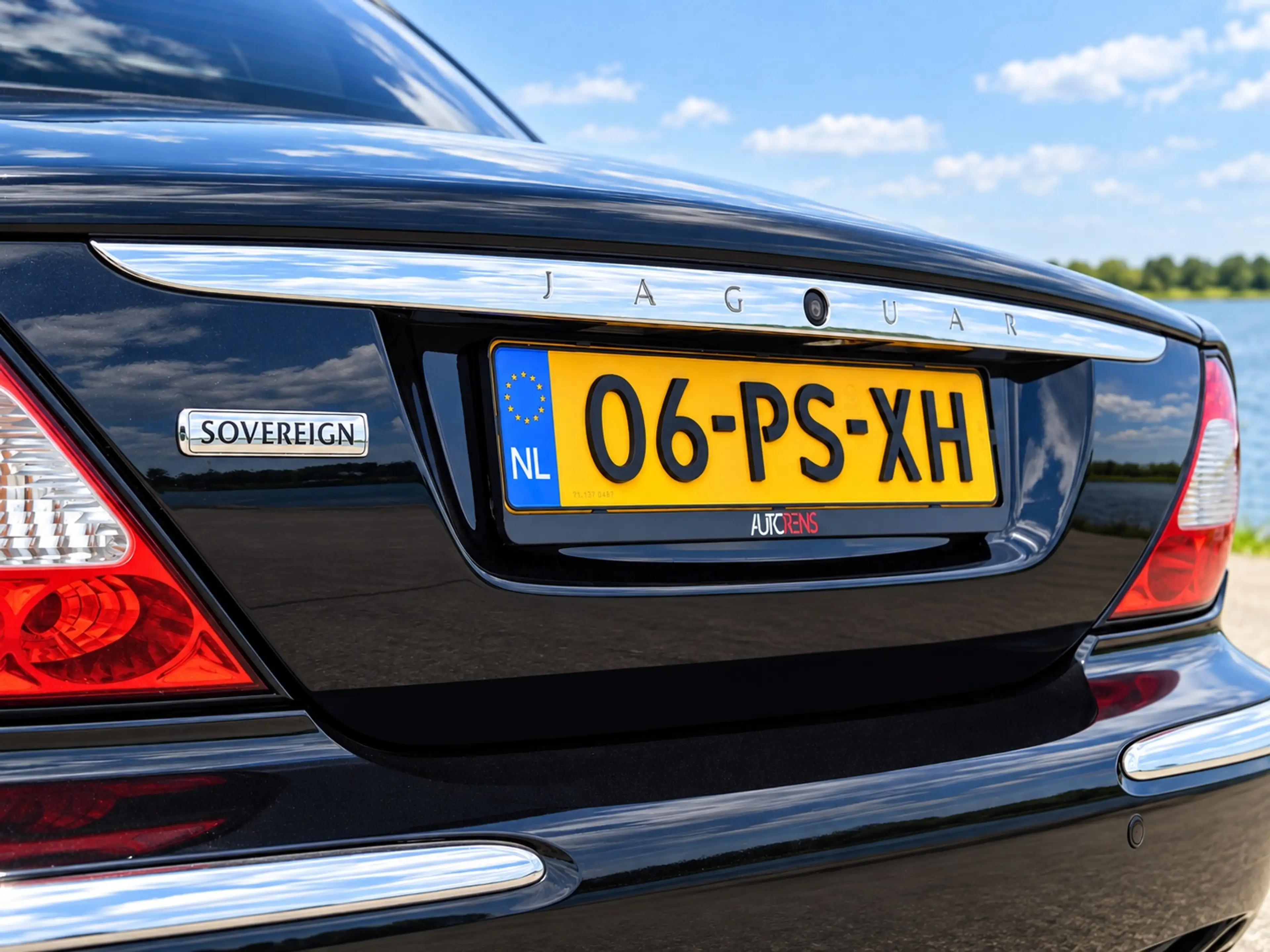 Jaguar XJ 4.2 V8 Sovereign LWB — photo 15