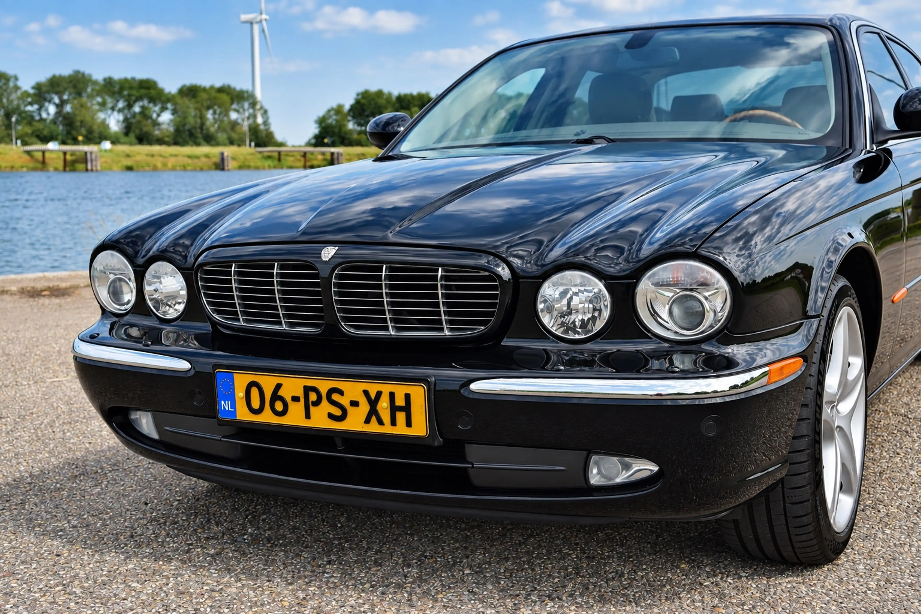 Jaguar XJ 4.2 V8 Sovereign LWB — photo 3
