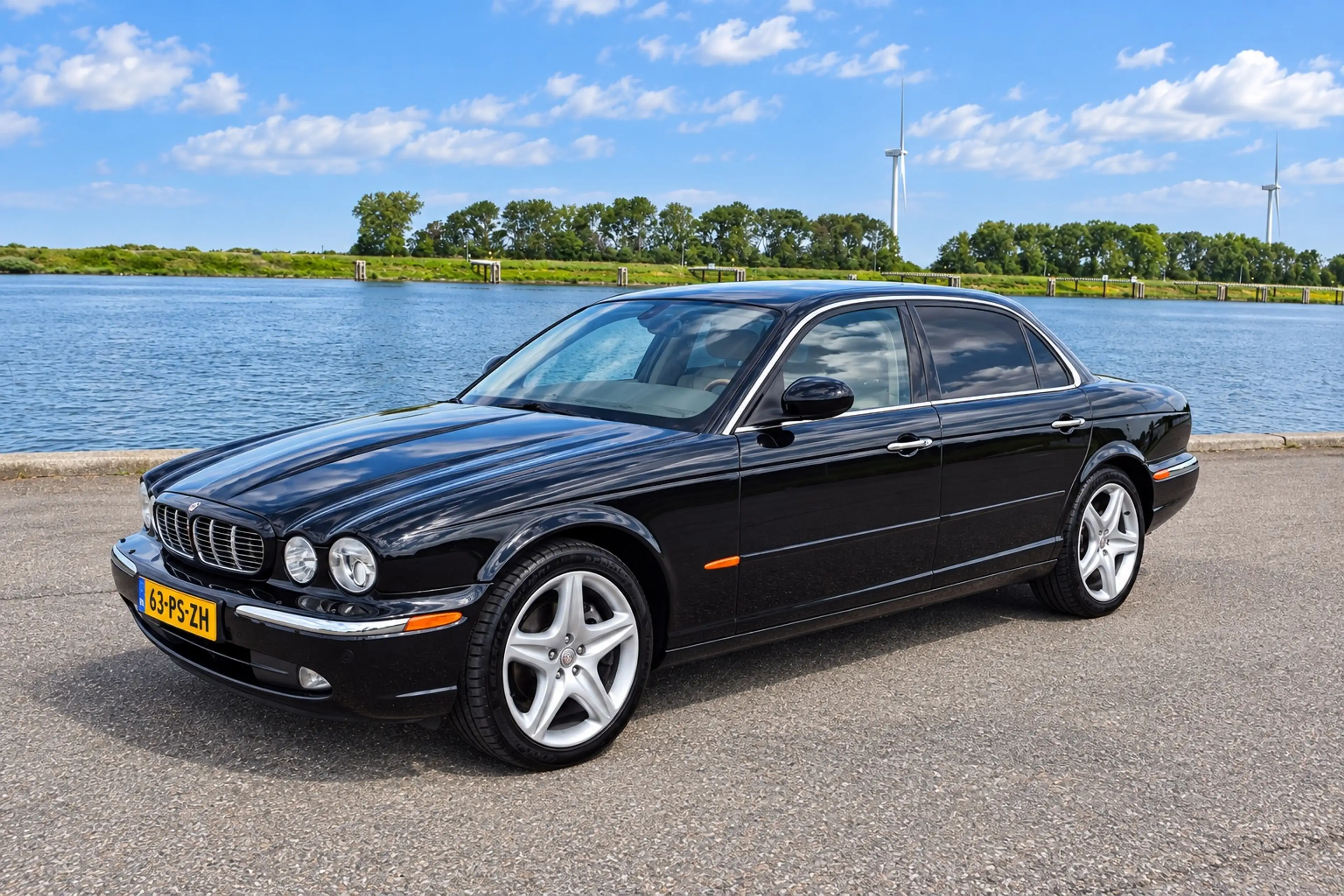 Jaguar XJ 4.2 V8 Sovereign LWB — photo 8