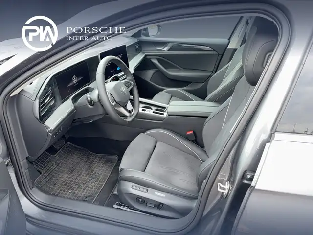 Volkswagen Passat view 9