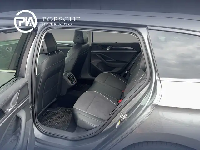 Volkswagen Passat view 12