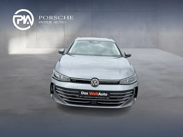 Volkswagen Passat view 8