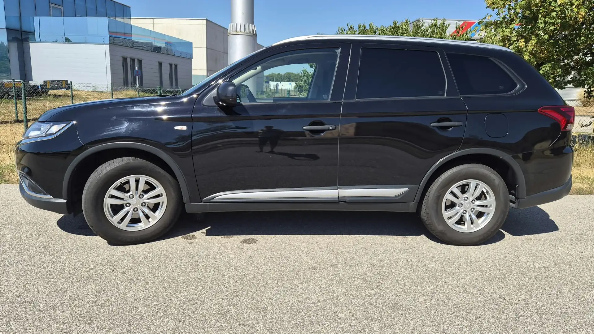 Mitsubishi Outlander Outlander 2,0 MIVEC AS Schwarz - 2