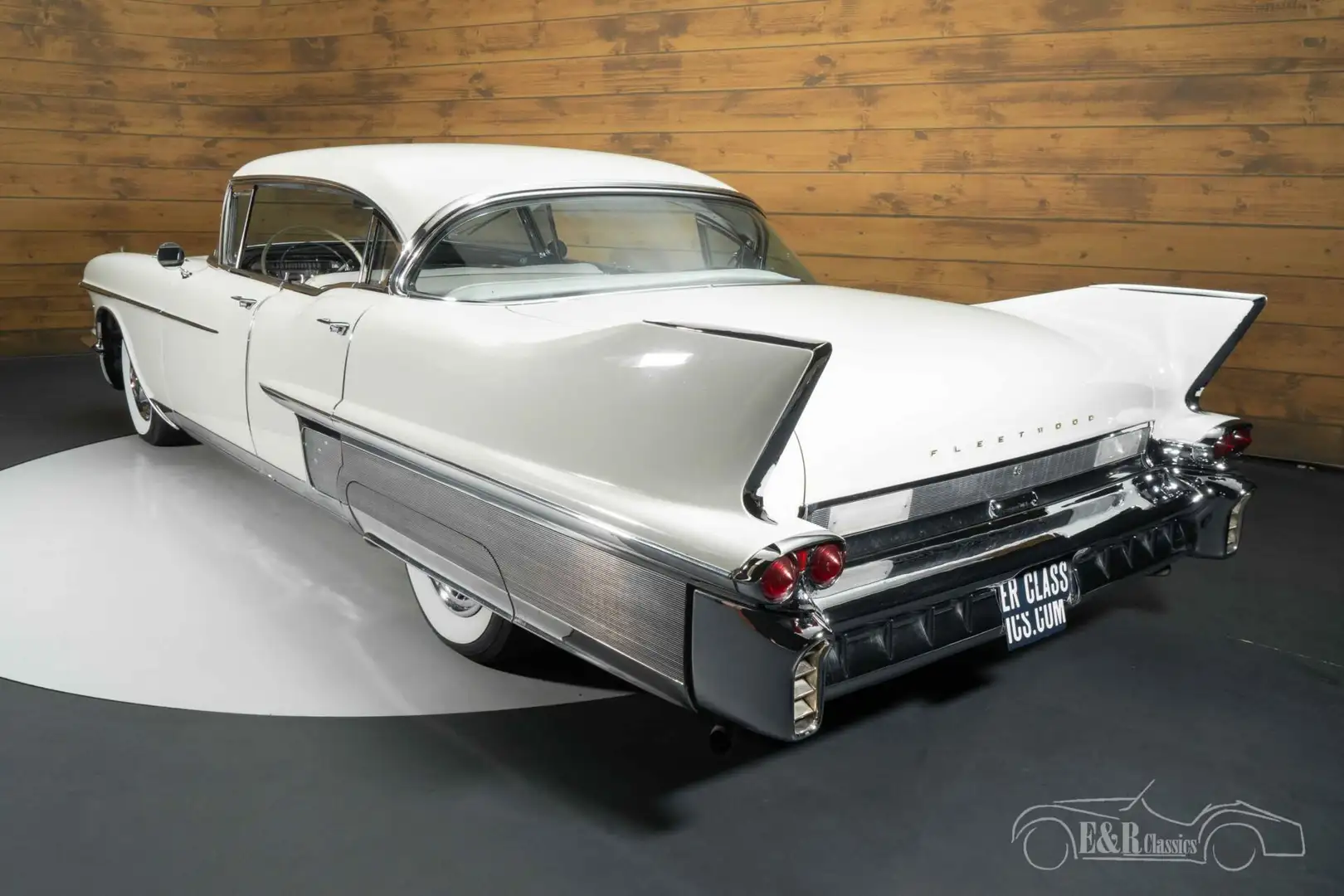 Cadillac Fleetwood Sedan - 1958 Blanco - 2