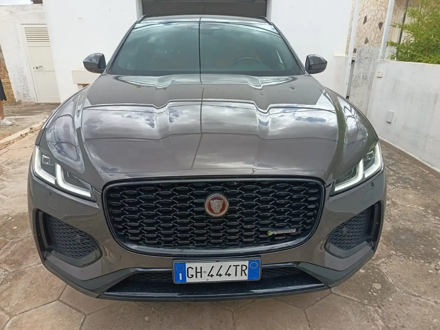 Jaguar F-Pace Jaguar F-Pace SE R-Dynamic 2.0 204CV AWD - 2023 Grigio - 1
