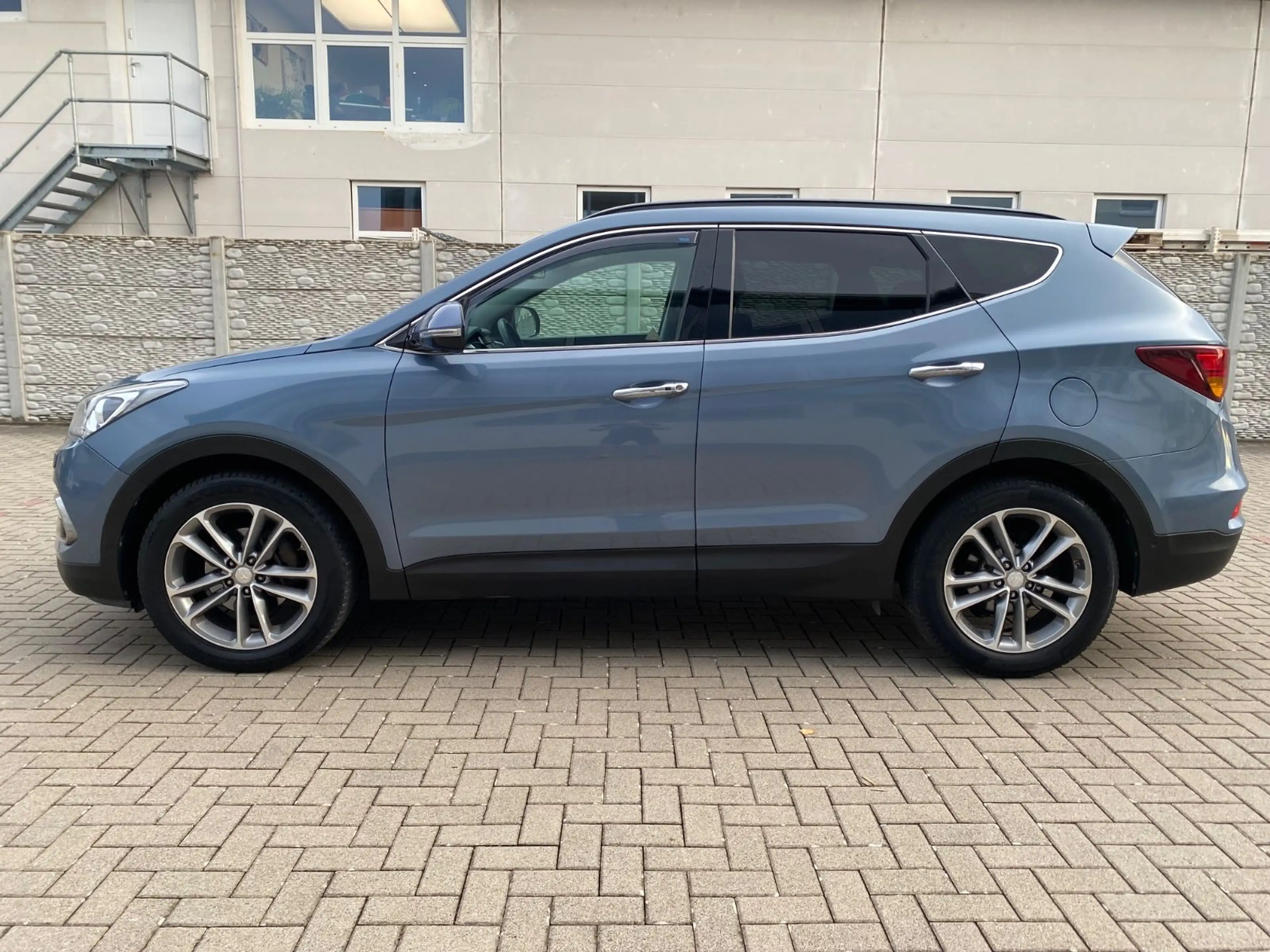 Hyundai SANTA FE blue Premium 4WD. Navi, Kamera, Xenon.