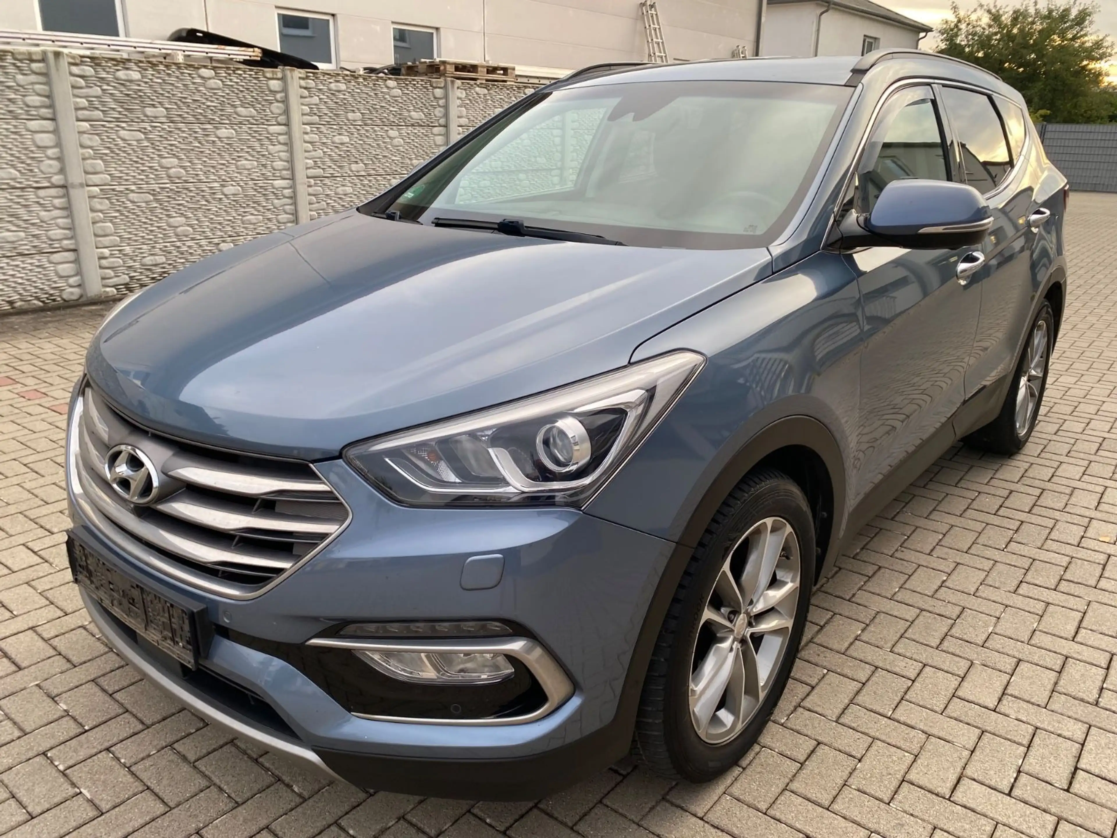 Hyundai SANTA FE blue Premium 4WD. Navi, Kamera, Xenon. — photo 3