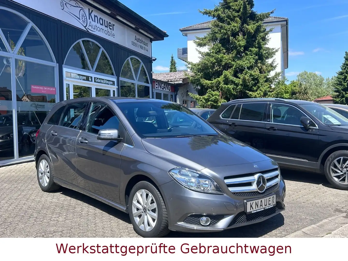 Mercedes-Benz B 180 *Navi*PDC*SITZHEIZ*AHK* Grau - 1