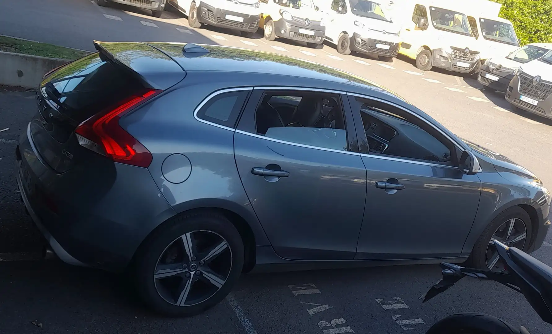 Volvo V40 V40 D3 150 Geartronic 6 R-Design Gris - 2