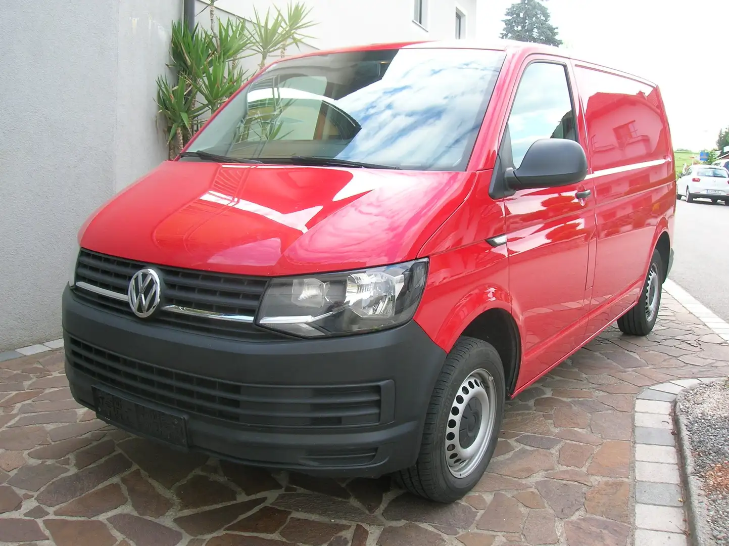 Volkswagen T6 Transporter Kasten,  Klima,  Parksensoren, Tempomat, Armlehnen Rot - 1