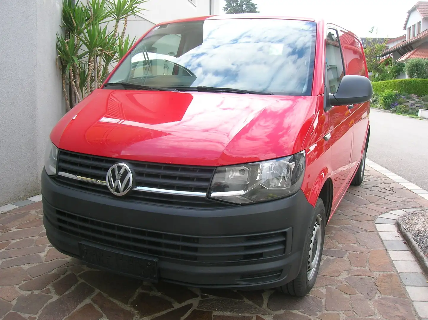 Volkswagen T6 Transporter Kasten,  Klima,  Parksensoren, Tempomat, Armlehnen Rot - 2
