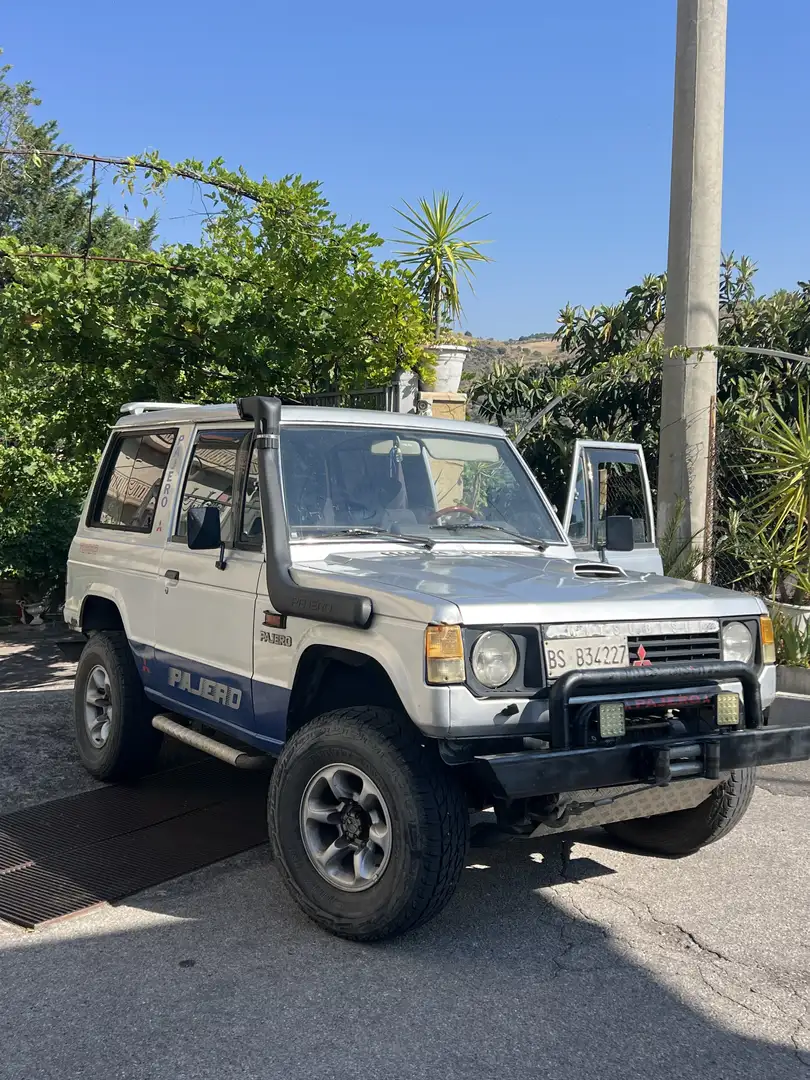 Mitsubishi Pajero Metal Top 2.4 td - 1