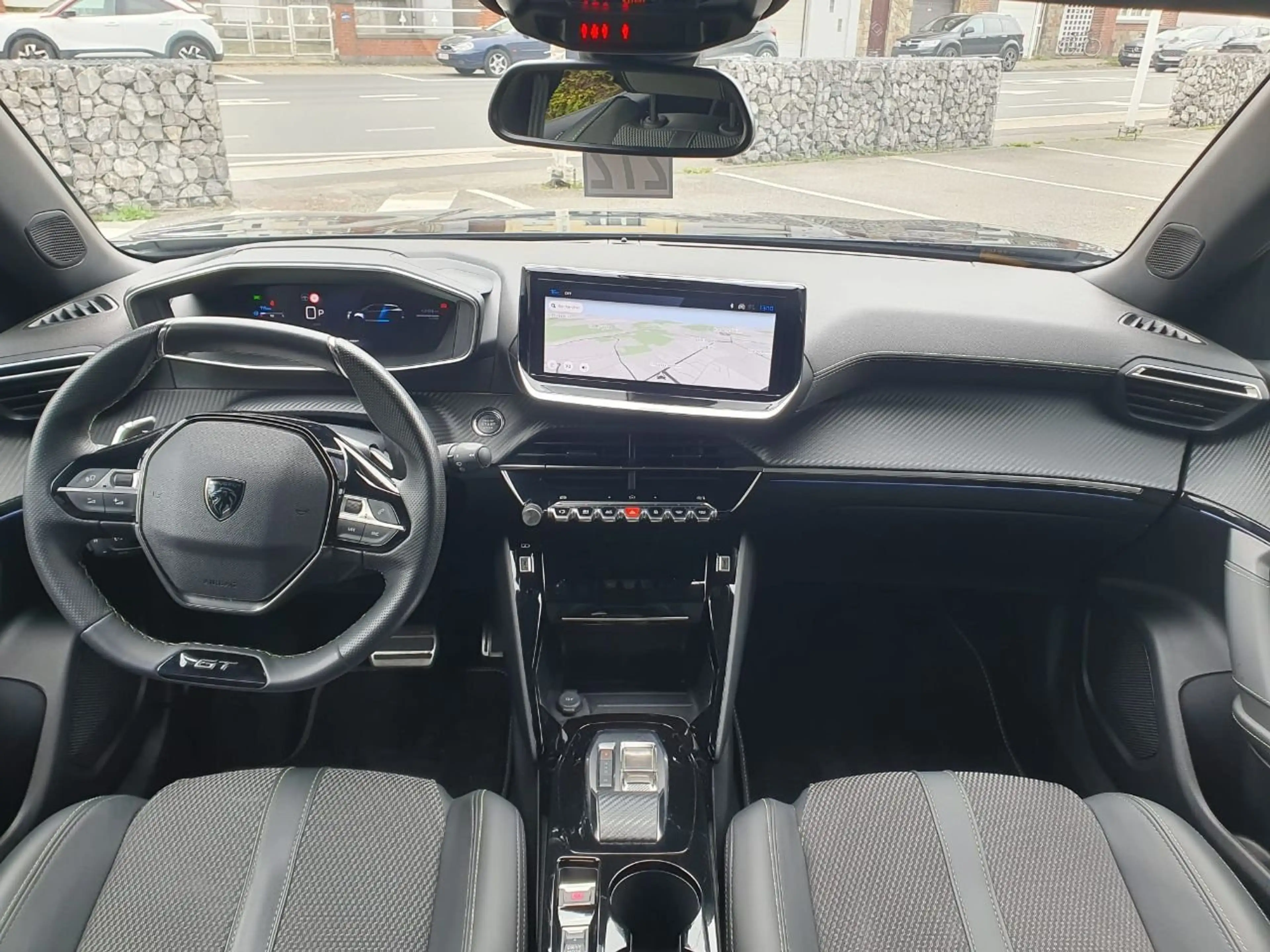Peugeot 2008 GT HYBRID 145 BOITE AUTOMATIQUE — photo 2