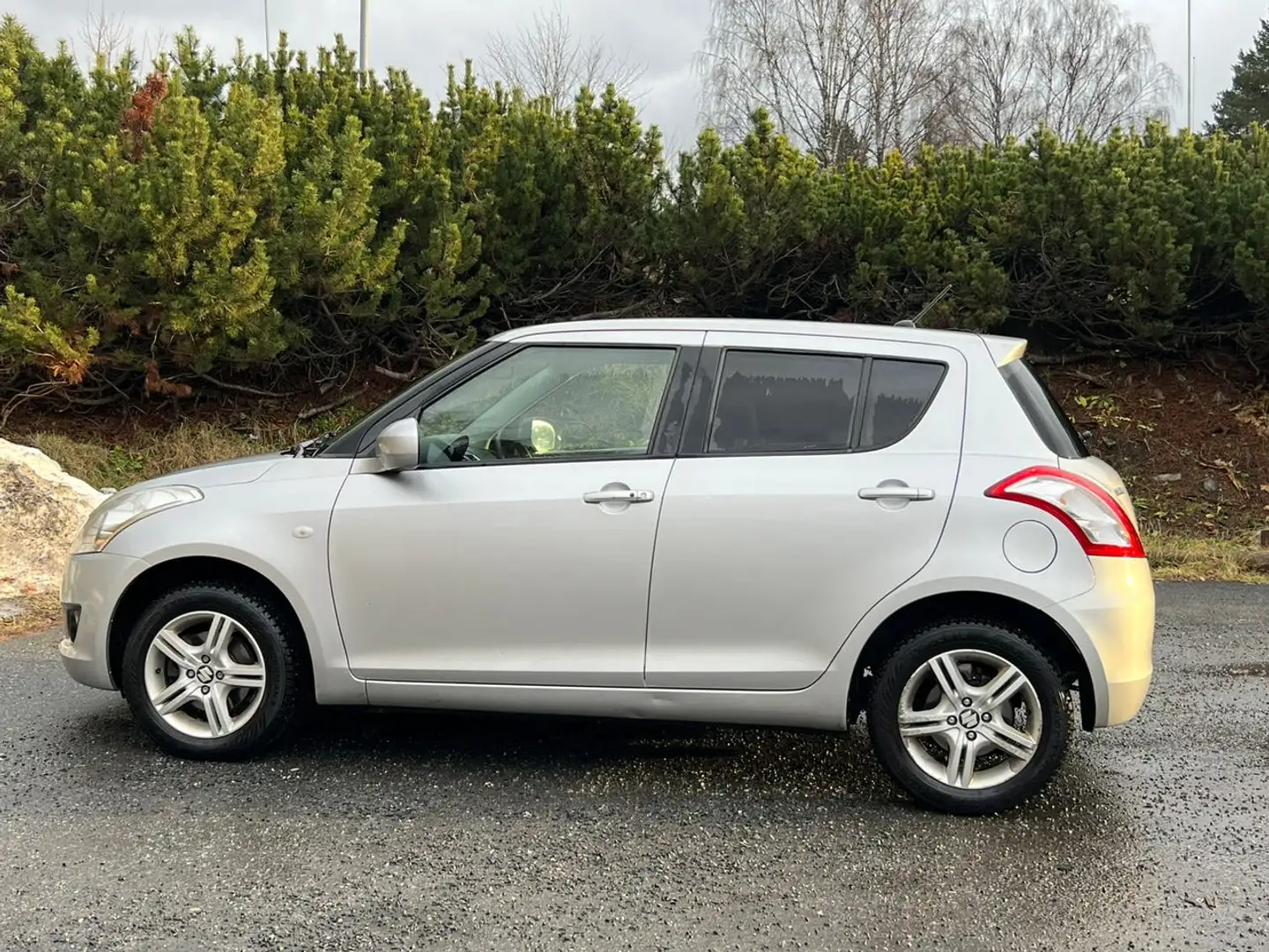 Suzuki Swift SWIFT 1.2 VVT GLX 4X4 Gris - 2