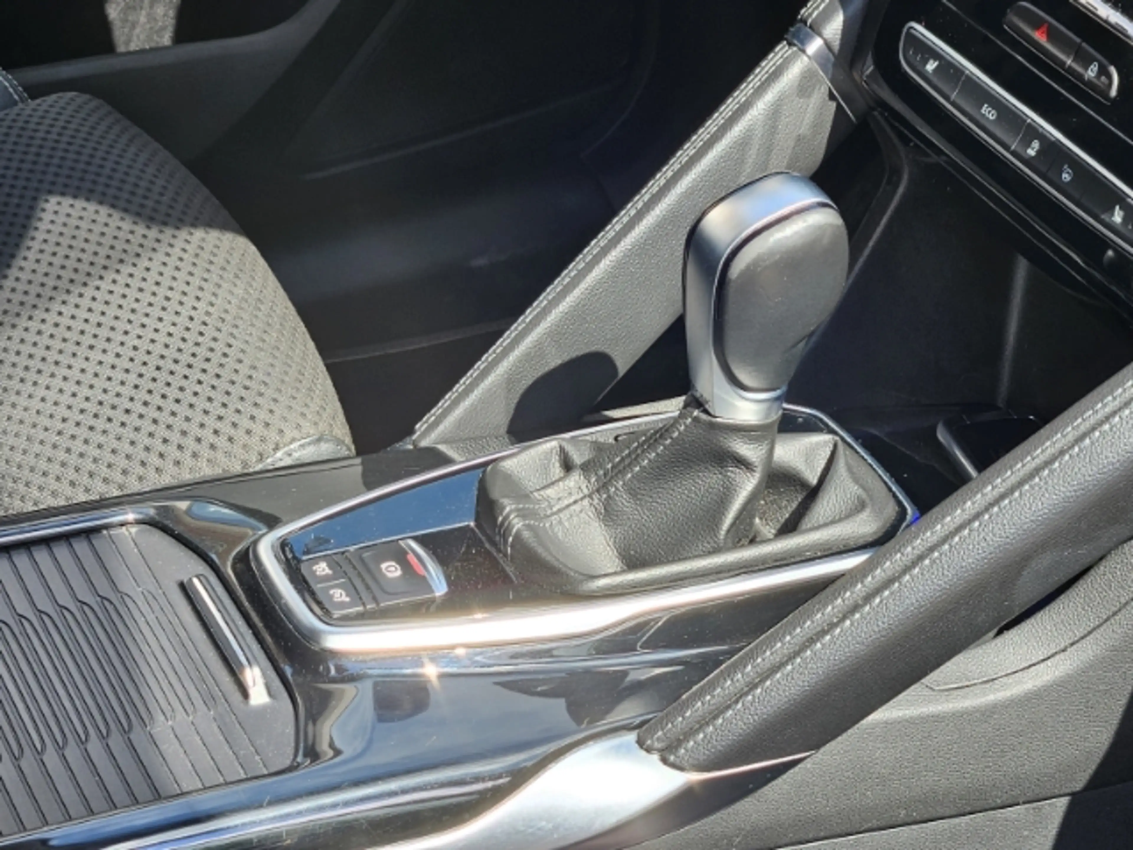 Renault Koleos Limited 4x4 dCi 190 4WD — photo 10