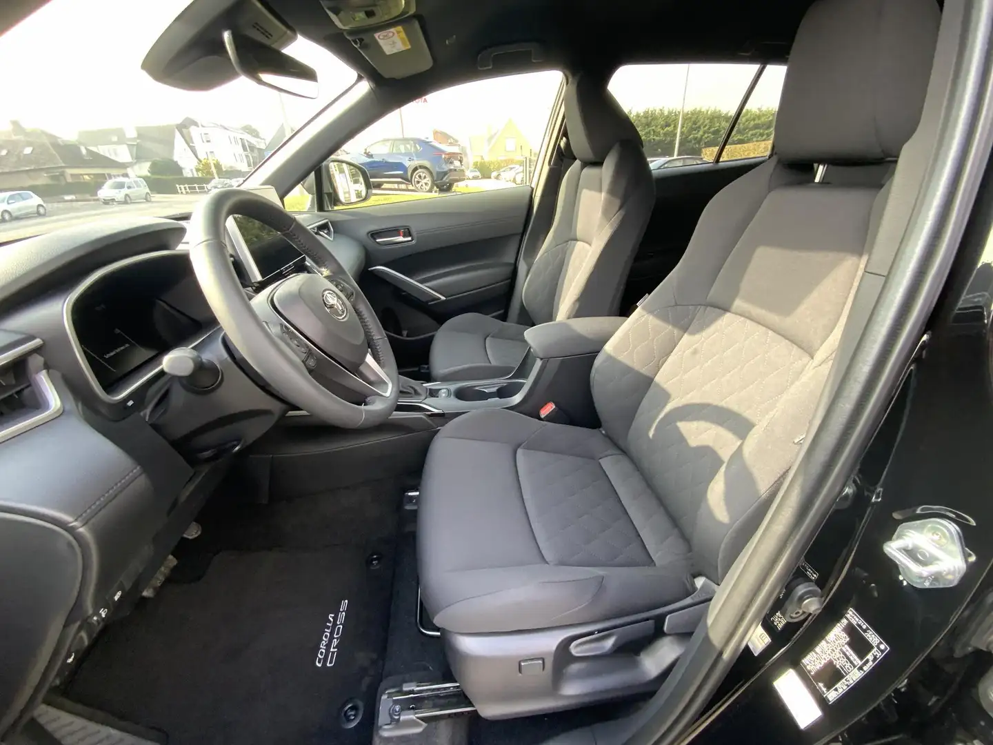 Toyota Corolla Cross + Comfort pack 1.8 Hybrid Style Noir - 2