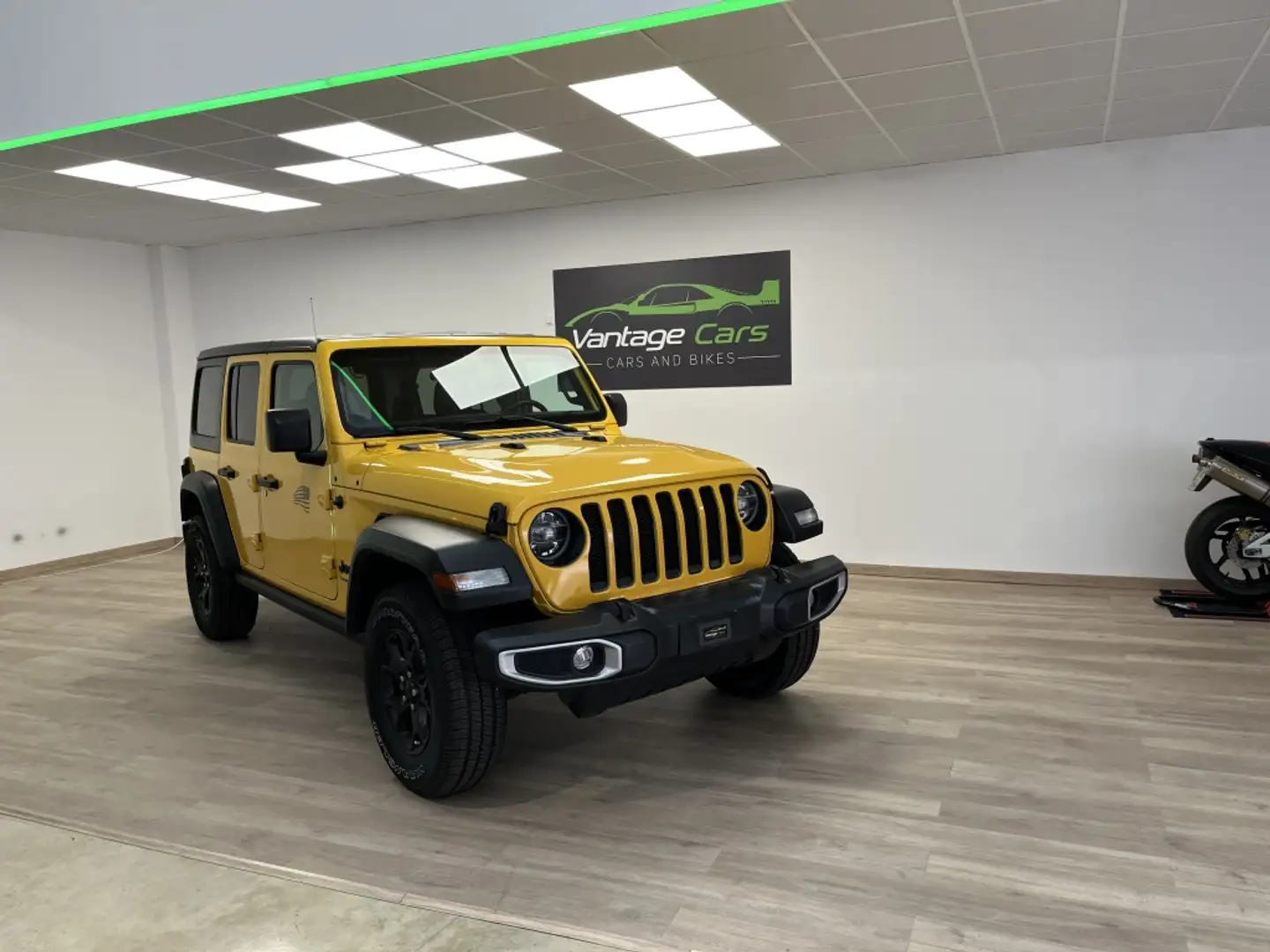 Jeep Wrangler Unlimited 2.0T GME Sport 8ATX Žlutá - 1