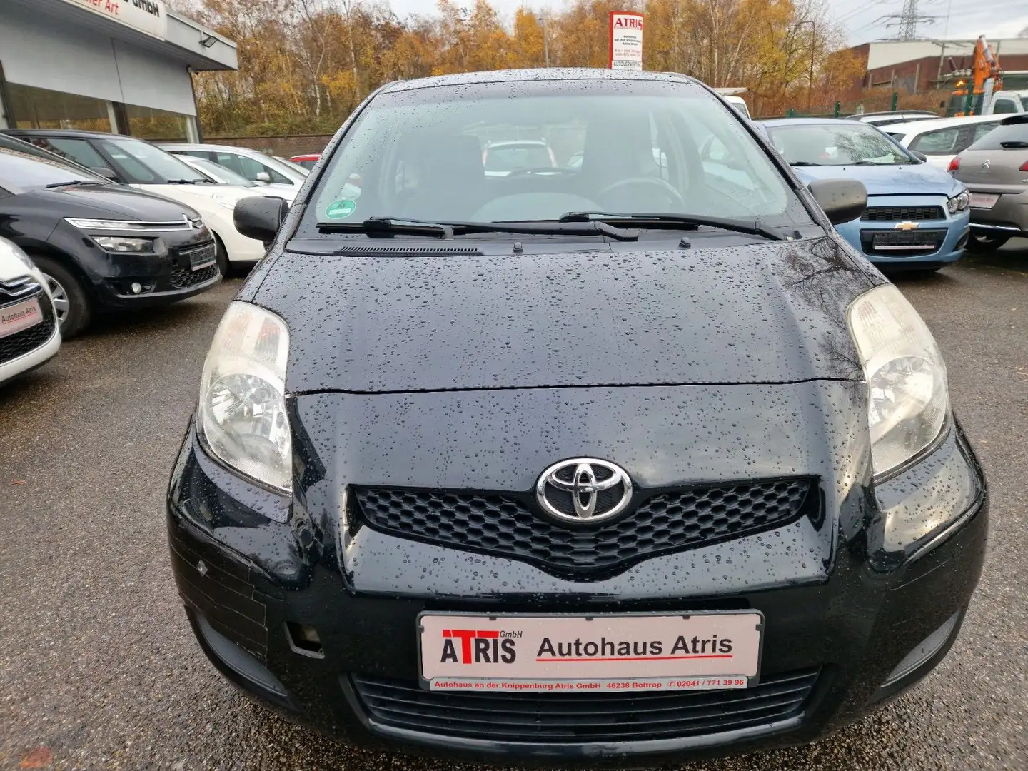 Toyota Yaris Cool+ Schwarz - 1