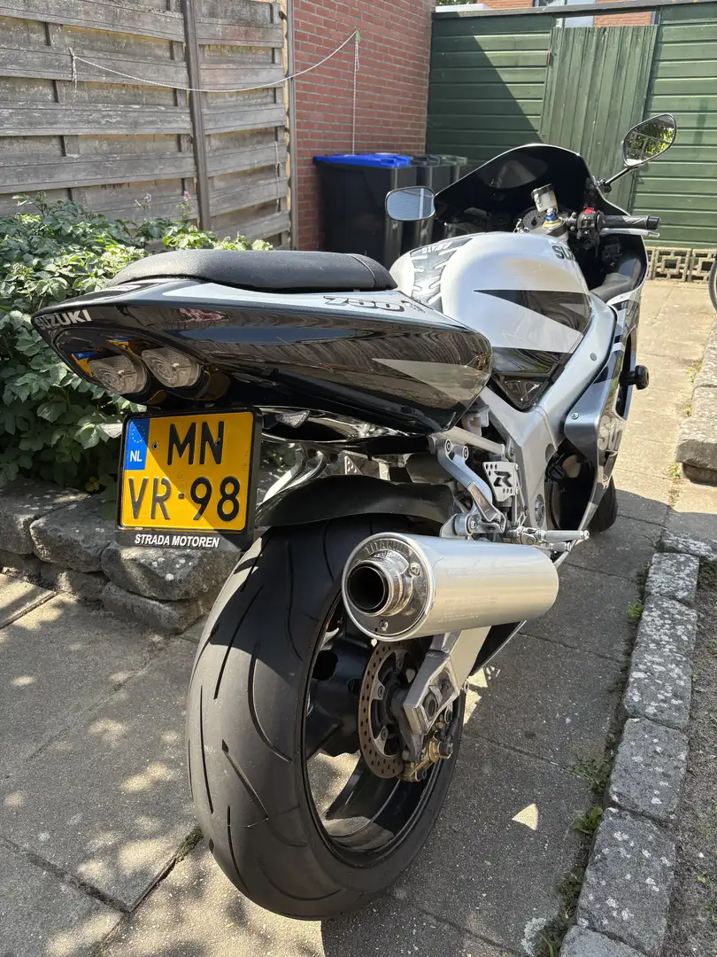 Suzuki GSX-R 750 Plateado - 1