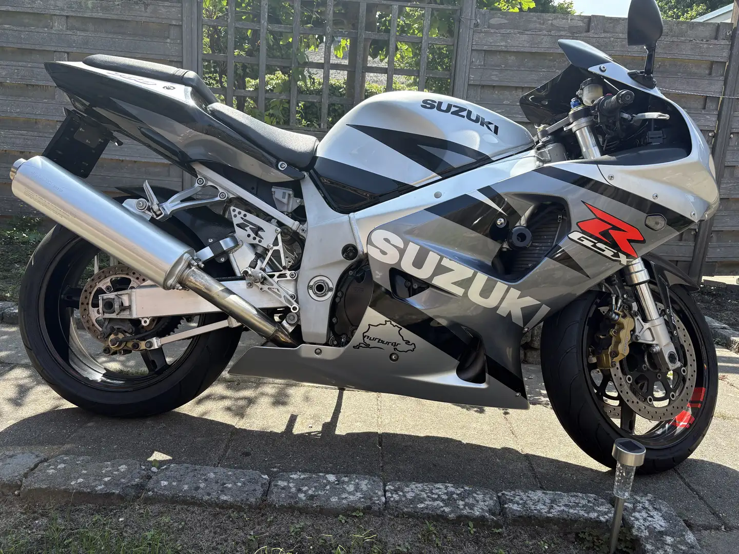 Suzuki GSX-R 750 Plateado - 2