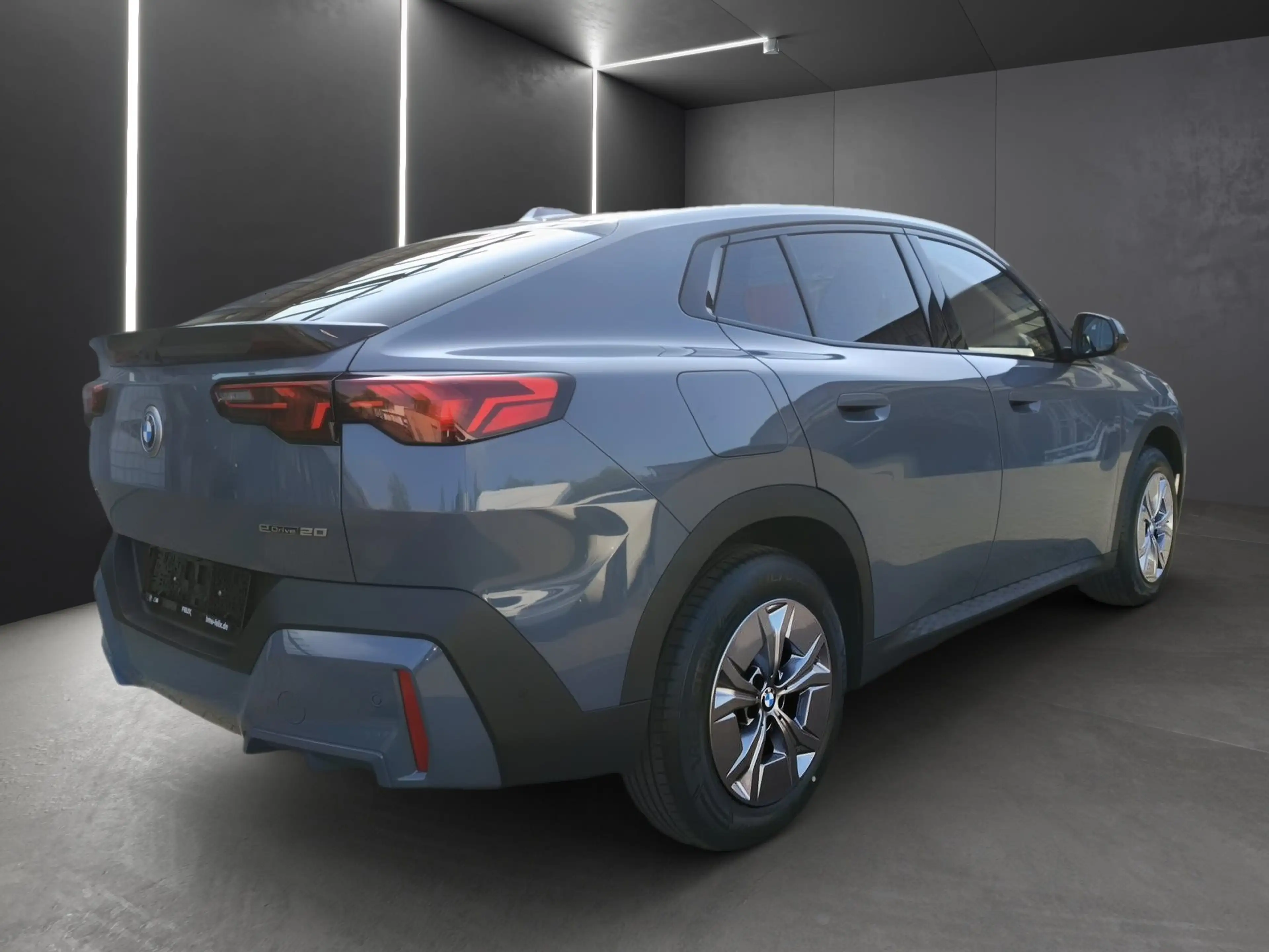 BMW iX2 eDrive20 DRIVING+PARKING-ASS.+SITZHEIZUNG+SONNENSC — photo 4