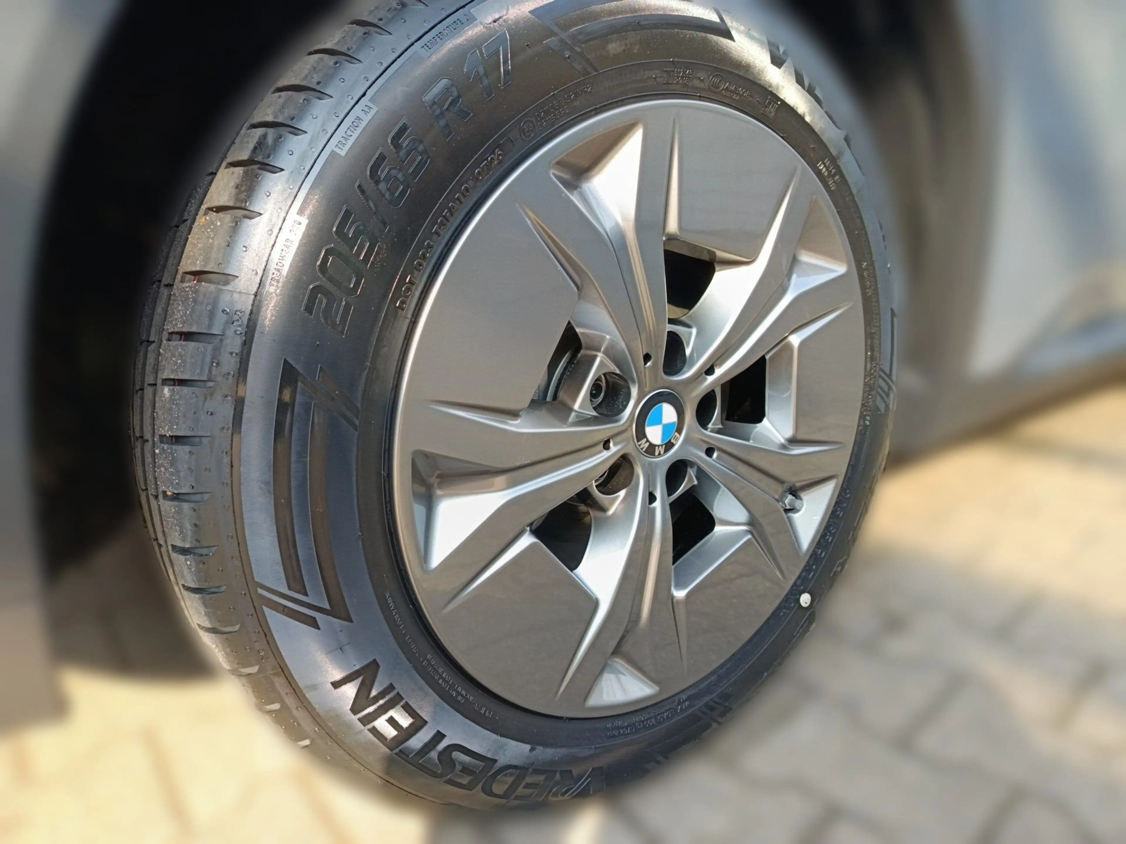 BMW iX2 eDrive20 DRIVING+PARKING-ASS.+SITZHEIZUNG+SONNENSC — photo 9