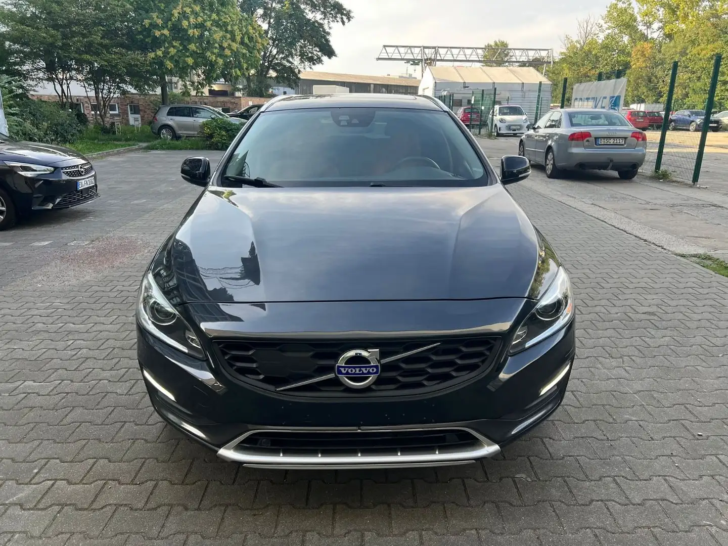 Volvo V60 Cross Country T5 Geartronic plava - 1
