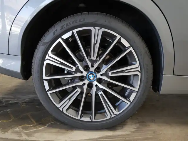 BMW Ix2 view 8