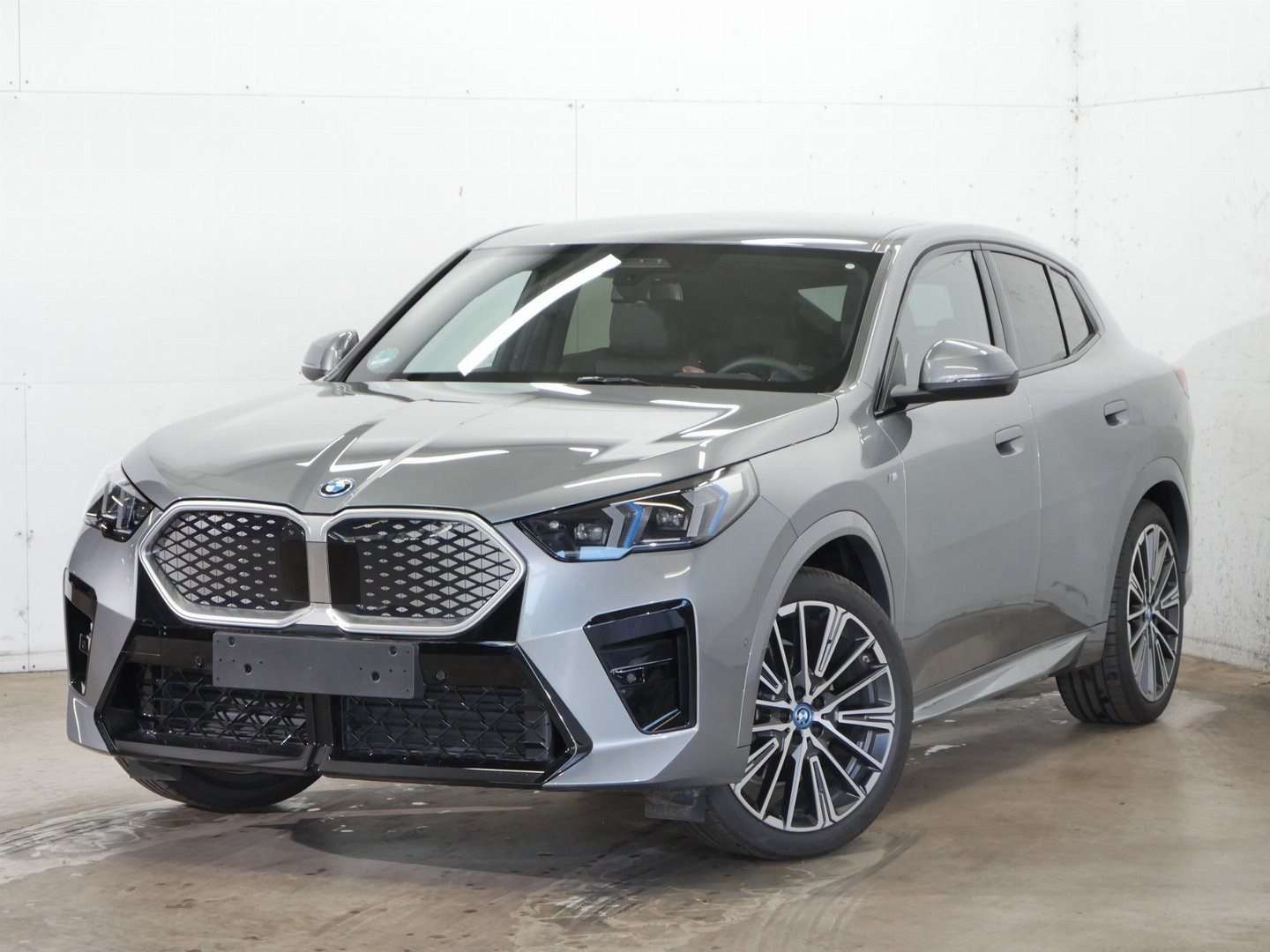 BMW iX2