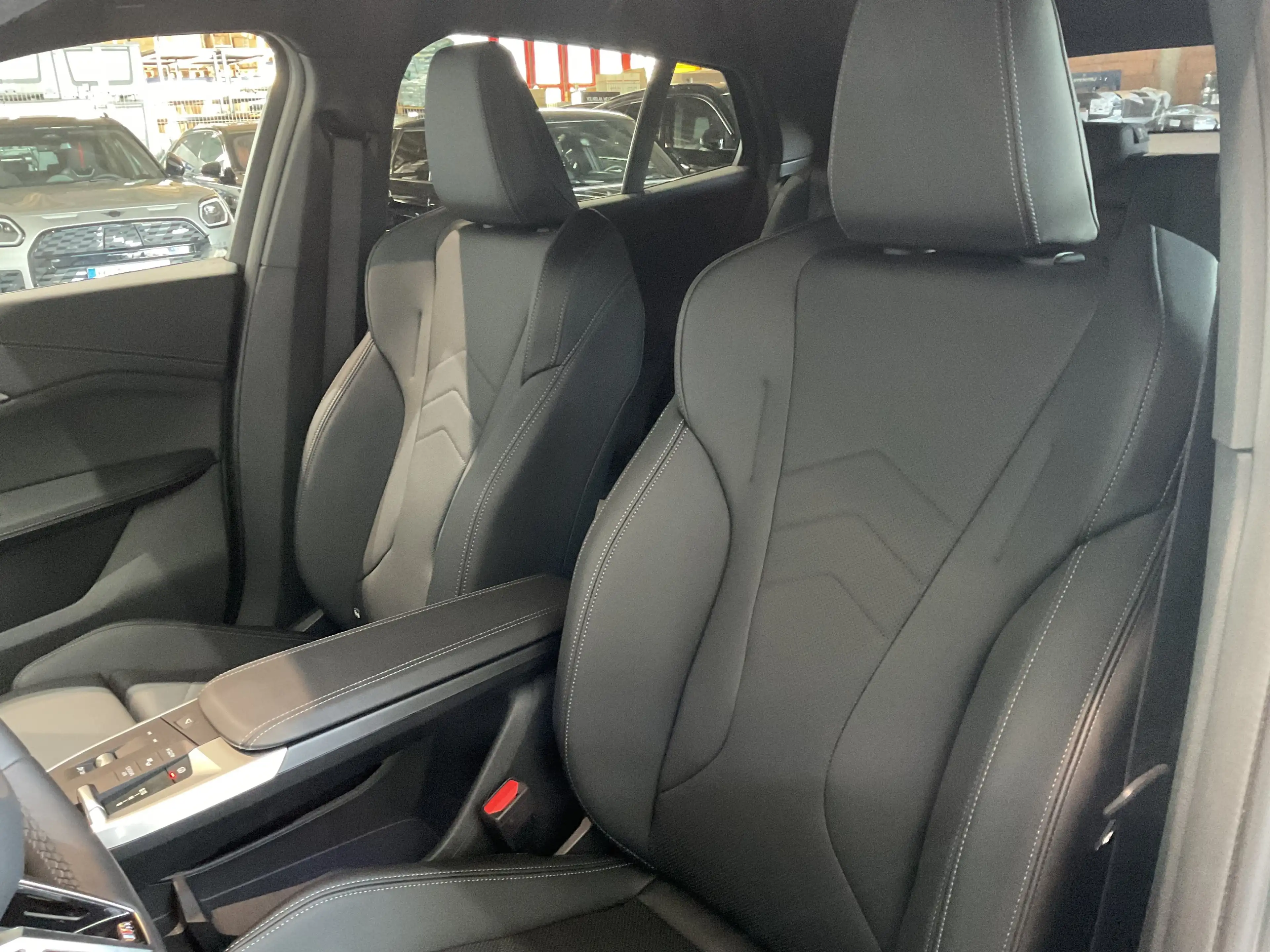 BMW iX2 xDrive30 |Aktivsitz |M Sportpaket |AC-Laden — photo 8