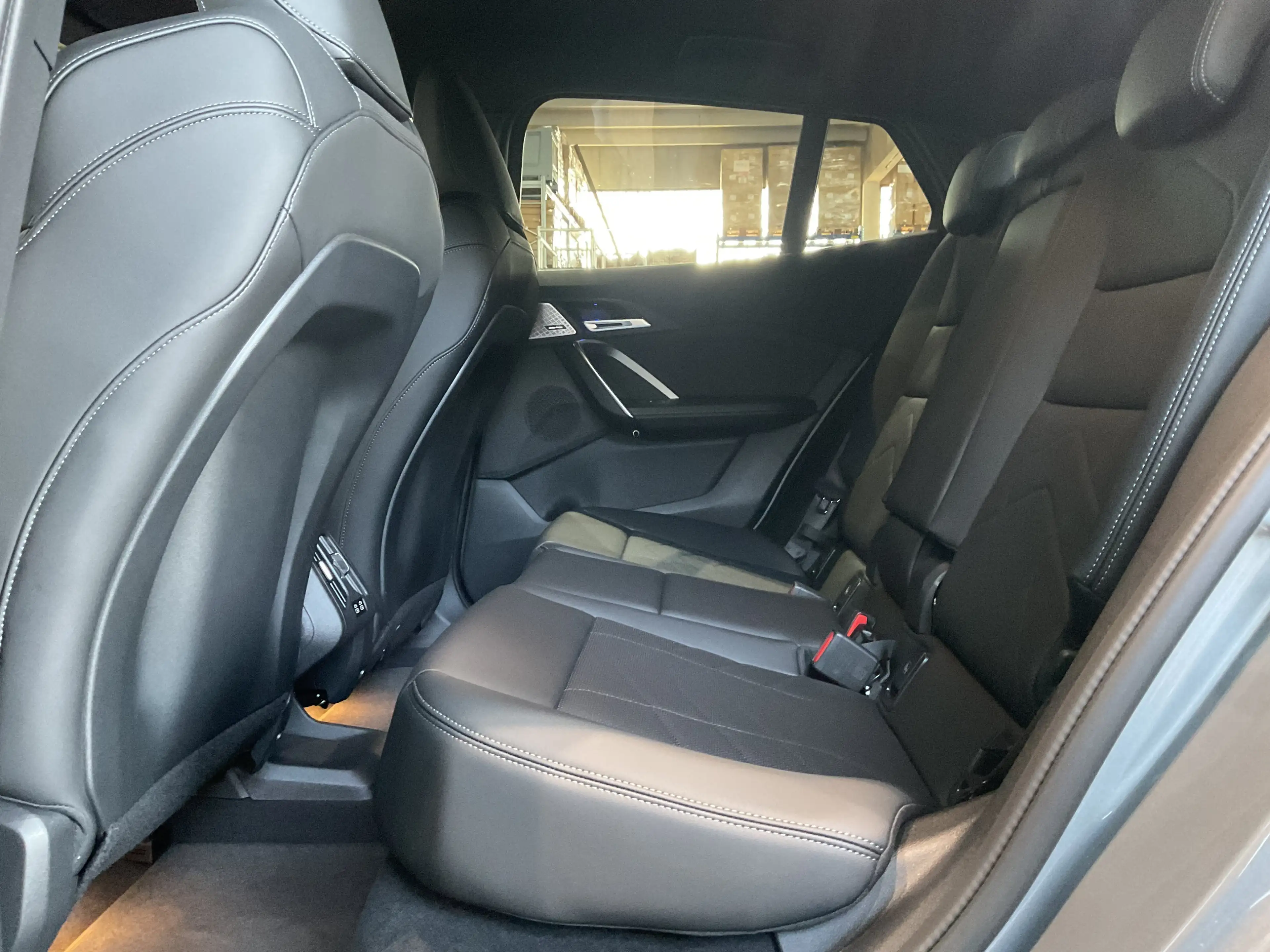 BMW iX2 xDrive30 |Aktivsitz |M Sportpaket |AC-Laden — photo 9