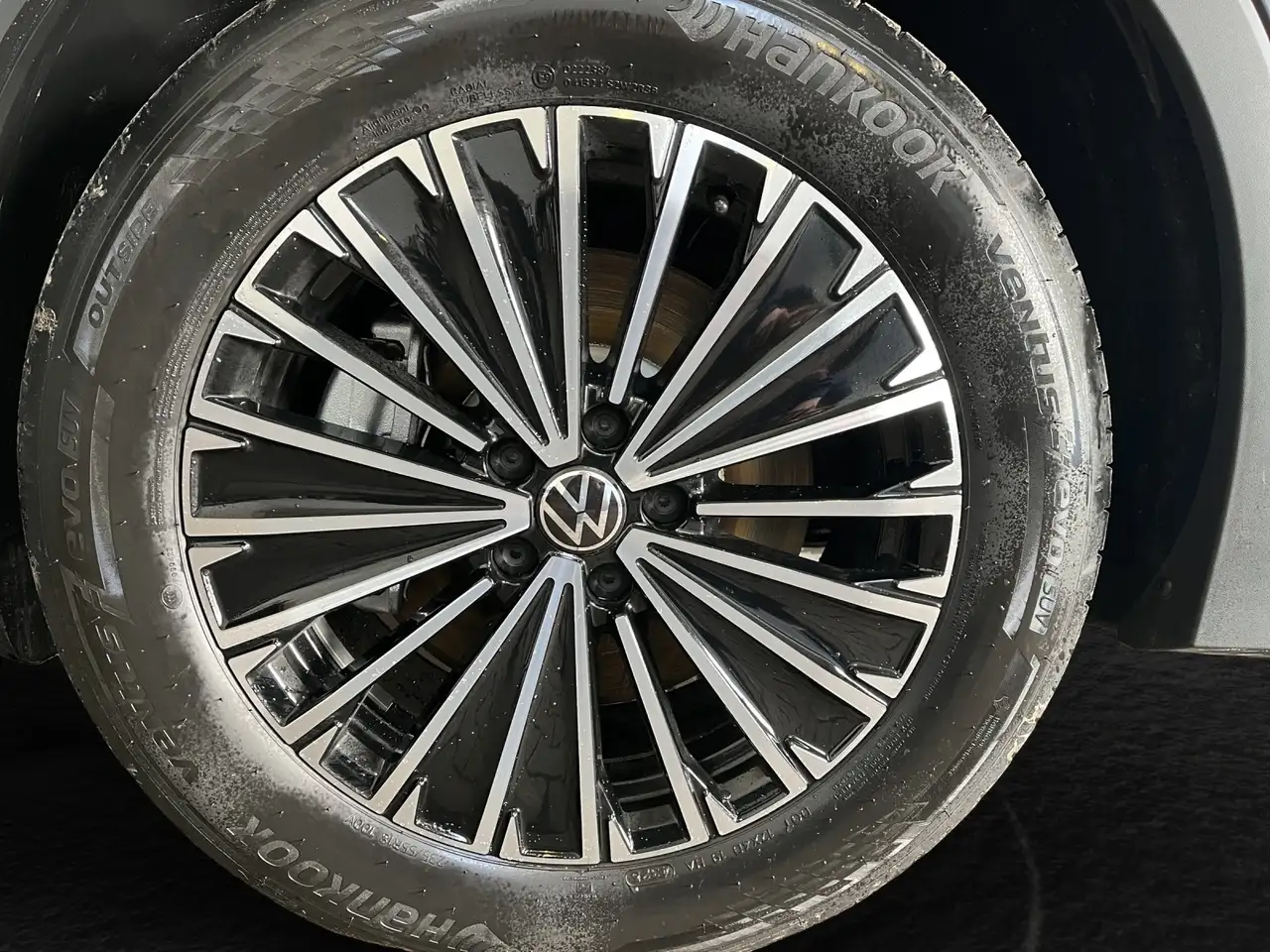 Volkswagen Tiguan 2.0 TDI DSG Elegance 6
