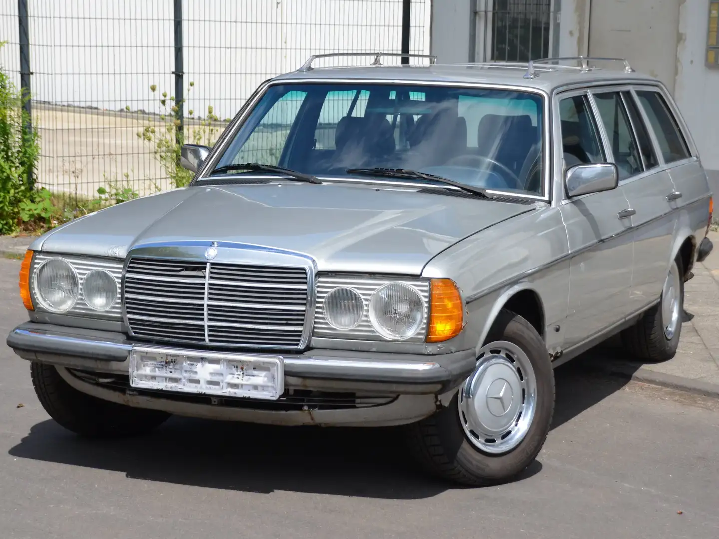 Mercedes-Benz 300 TD Šedá - 1