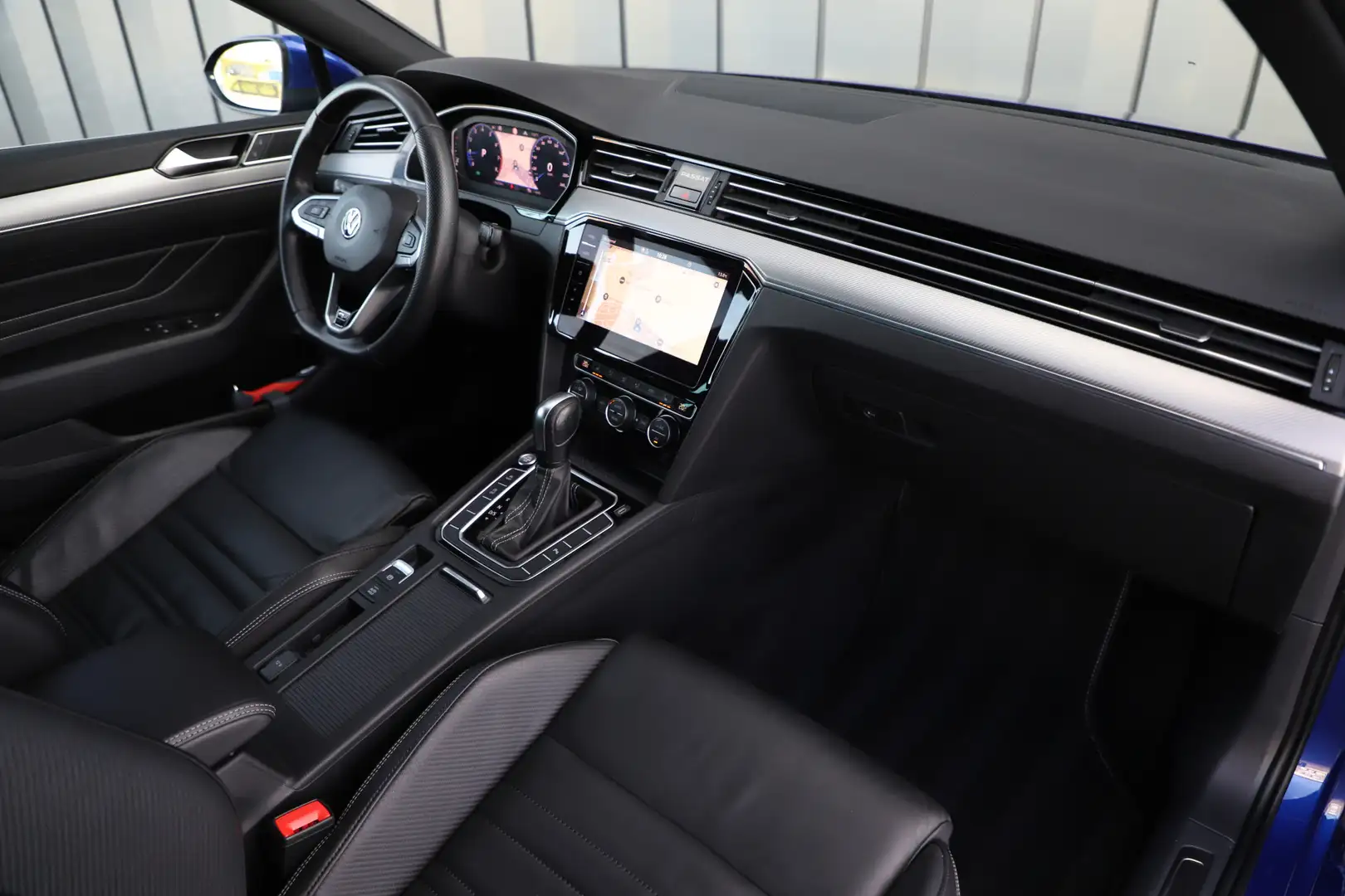 Volkswagen Passat Variant 1.5 TSI R-Line Aut7 | 150PK | Pano | Keyles-go | S Azul - 2