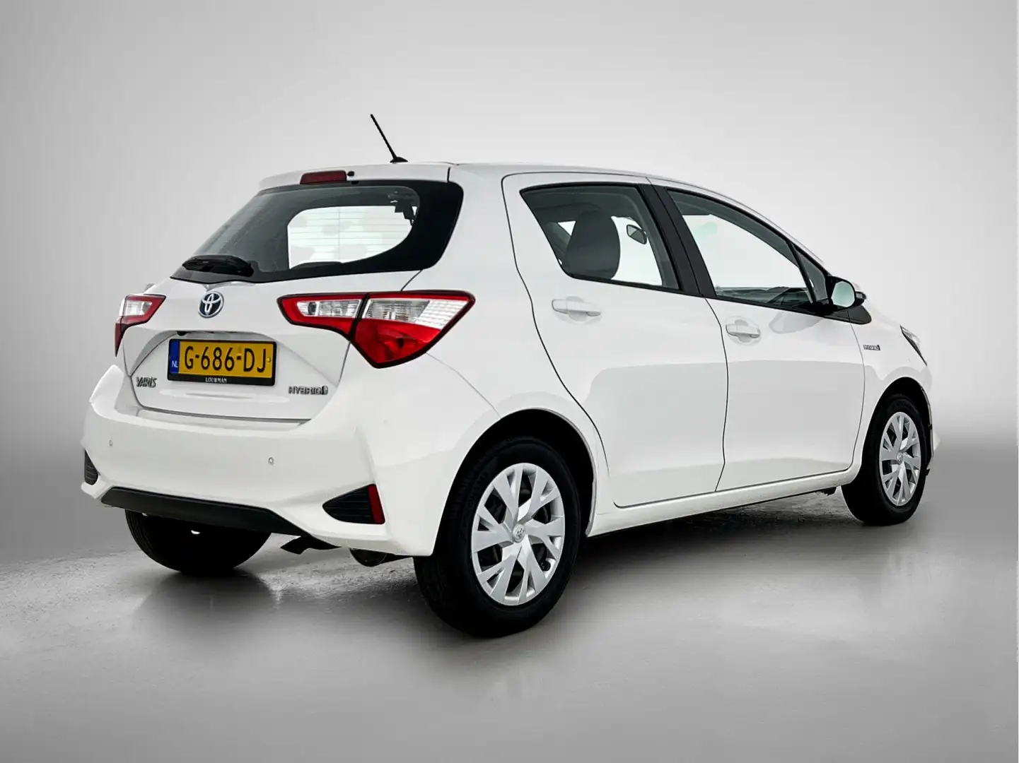 Toyota Yaris 1.5 Hybrid Active | Navigatie | Wit - 2