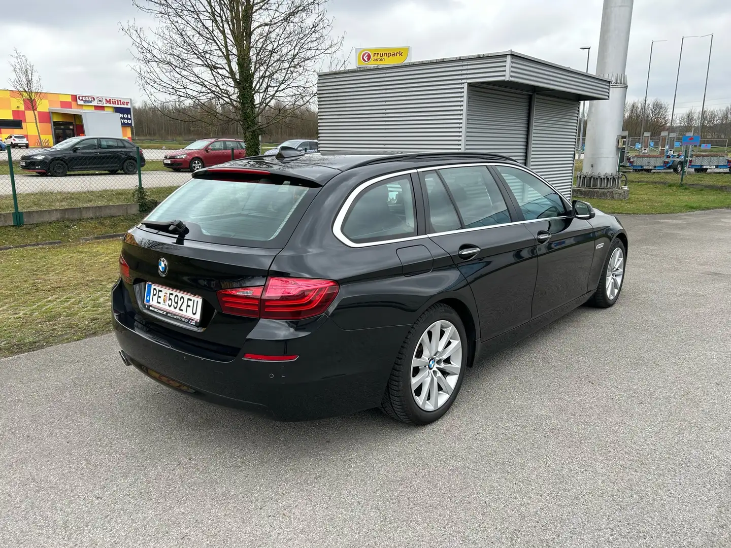 BMW 520 520d xDrive Touring Österreich-Paket Aut. - 2