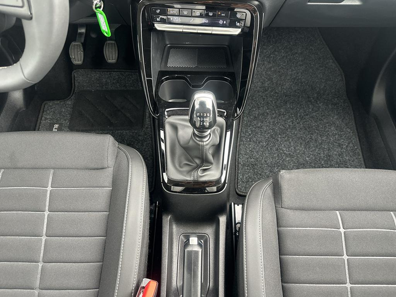 Citroen C3 Turbo 100 S&S Plus — photo 15