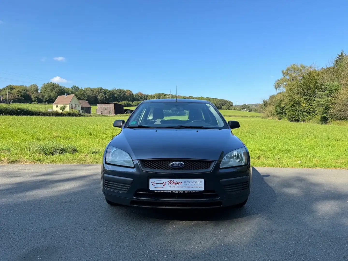 Ford Focus Turnier Trend*2.Hand*Klima*Servo Grau - 2