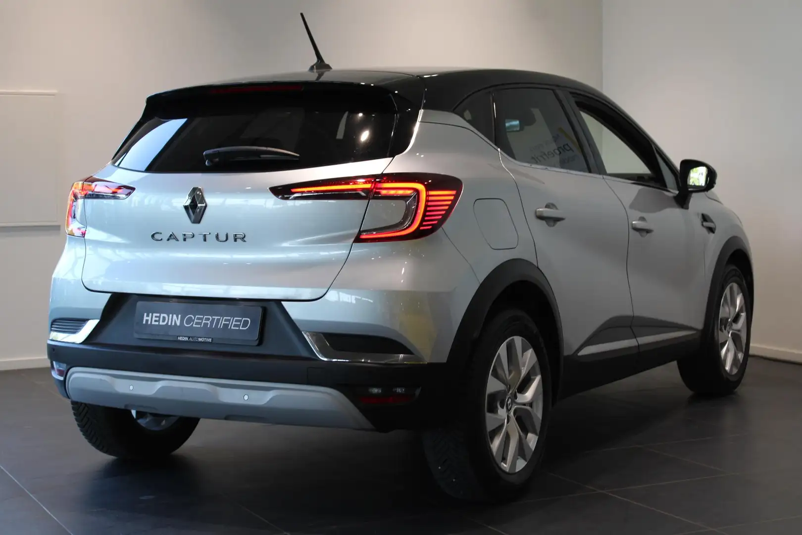 Renault Captur 1.3 TCe 140 Intens | AUTOMAAT | Navigatie | Camera Grijs - 2