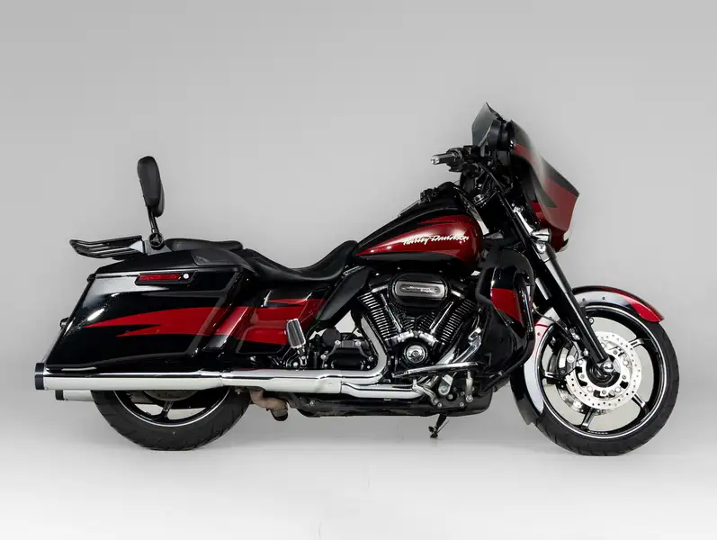 Harley-Davidson Street Glide - foto 3