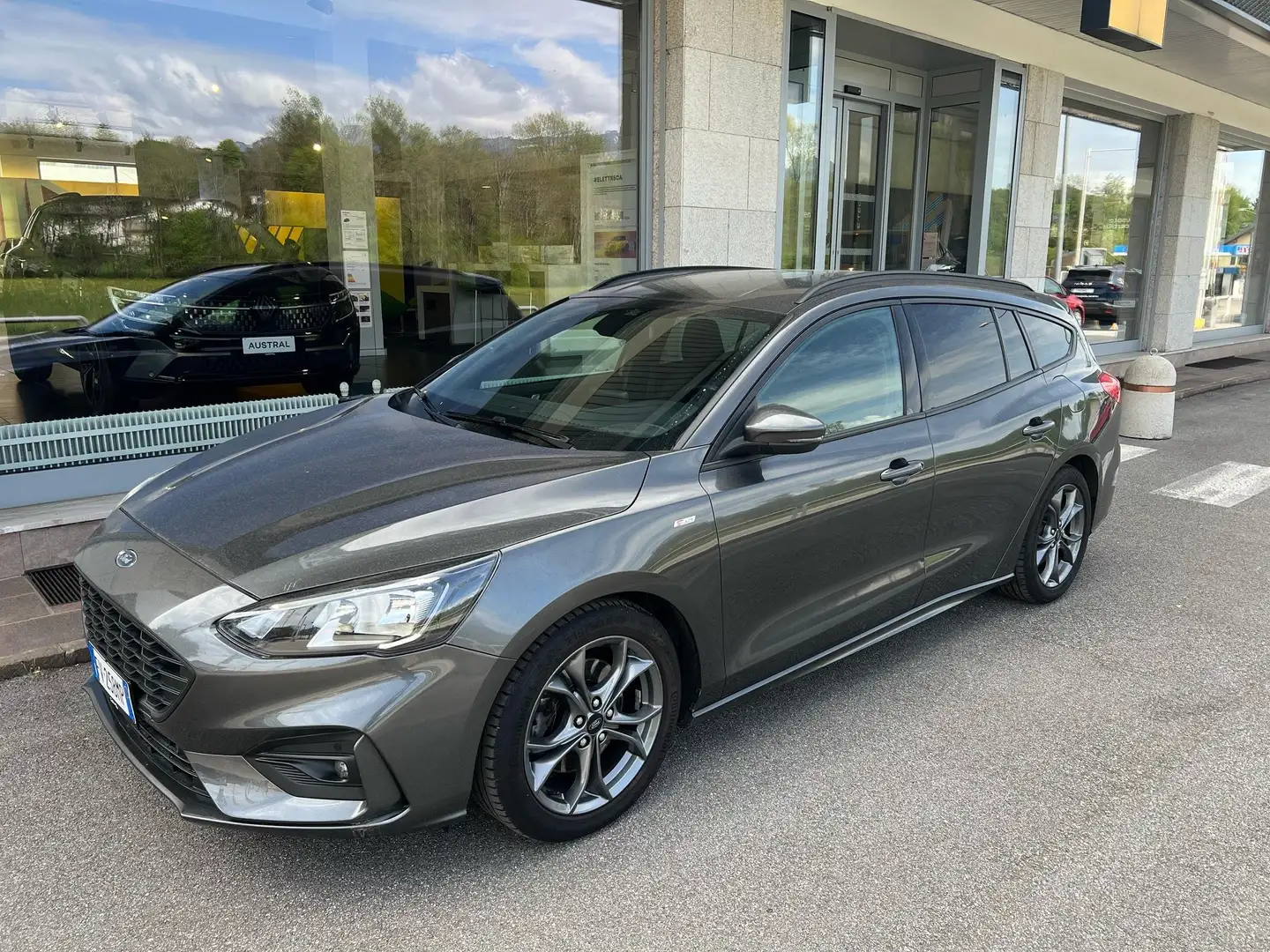 Ford Focus Focus SW 1.5 ecoblue ST-Line 120cv auto Grau - 2