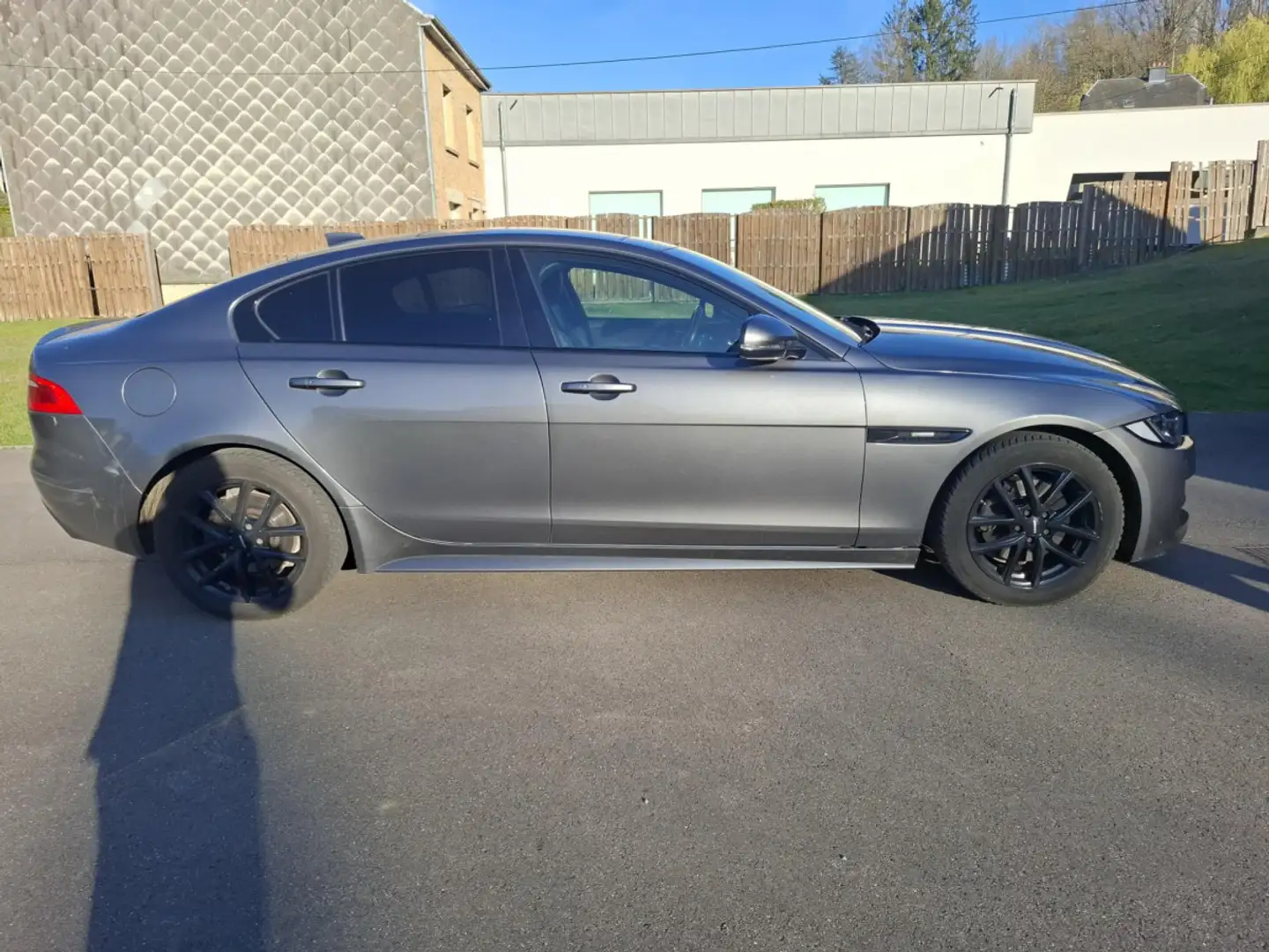 Jaguar XE 2.0d 180 Auto. R-Sport Gri - 2