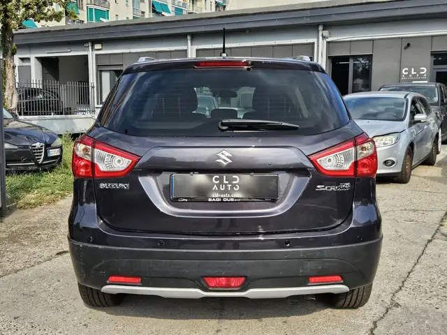 Suzuki SX4 S-Cross view 4