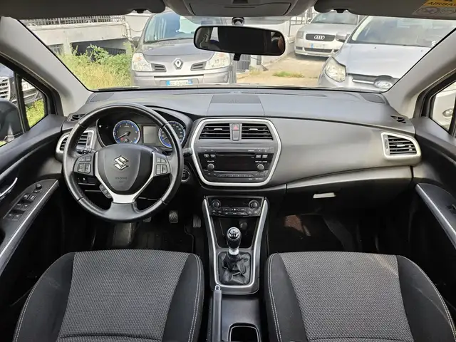 Suzuki SX4 S-Cross view 9