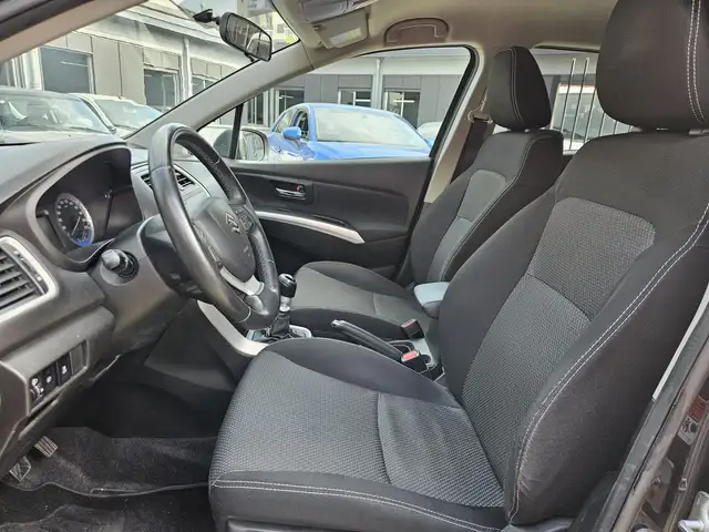 Suzuki SX4 S-Cross view 7